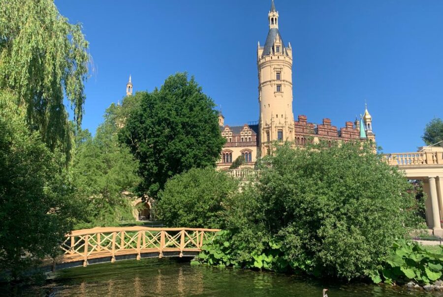 Verkehrssicherung & Brückenarbeiten bei Schloss Schwerin