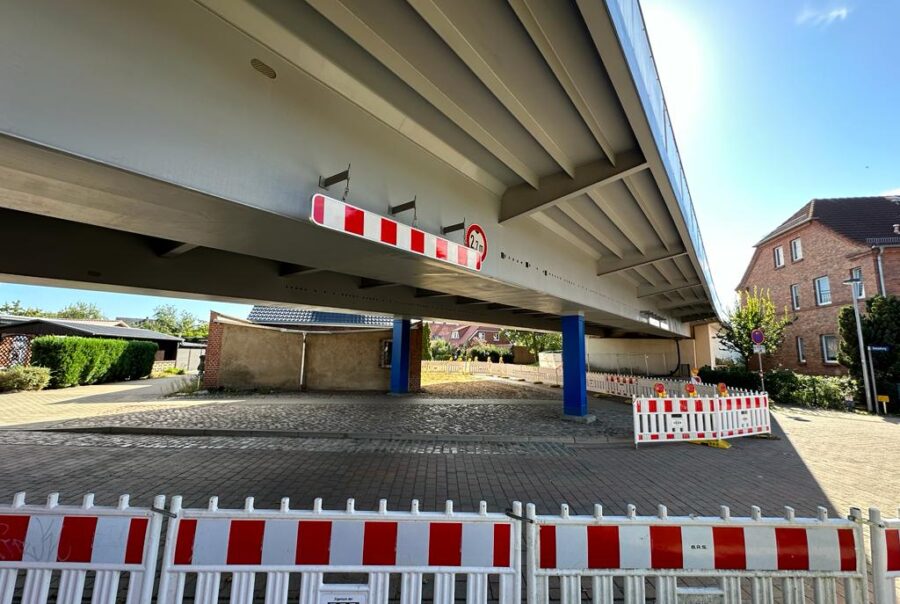 Entwässerungsleitung kleine Stahlbrücke Ludwigslust